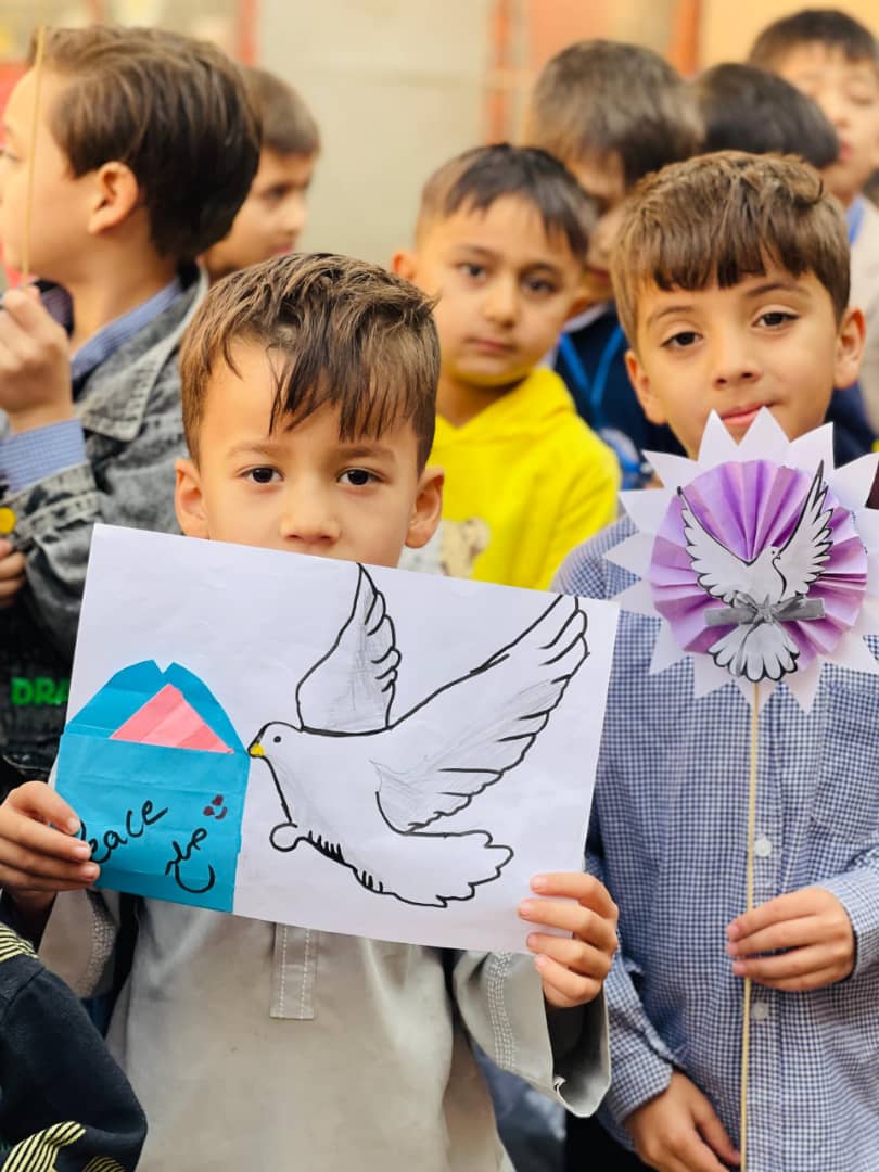 با ما رشد تعلیمی و تحصیلی در جامعه بهبود میابد!
